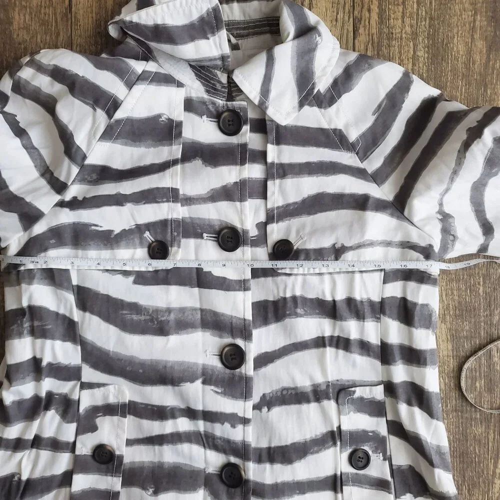 J. Crew Womens Zebra Animal Print Button Down Jacket Blazer Size 4‎ Fall Preppy